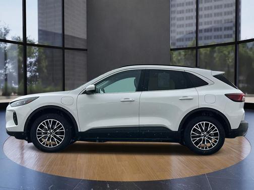 2025 Ford Escape PHEV SE
