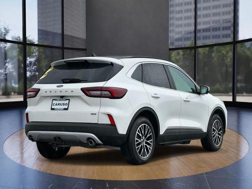 2025 Ford Escape PHEV SE