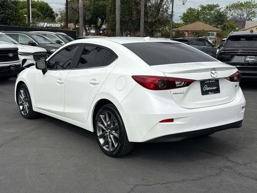 Snowflake White Pearl 2018 Mazda Mazda3 Touring
