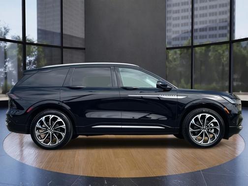 2024 Lincoln Nautilus Reserve