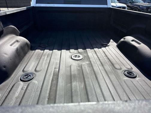 2017 RAM 3500 Laramie Crew Cab 4x4 8' Box