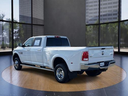 2017 RAM 3500 Laramie Crew Cab 4x4 8' Box