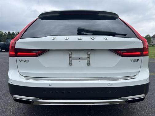 2018 Volvo V90 Cross Country T5