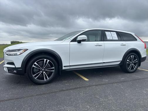 2018 Volvo V90 Cross Country T5