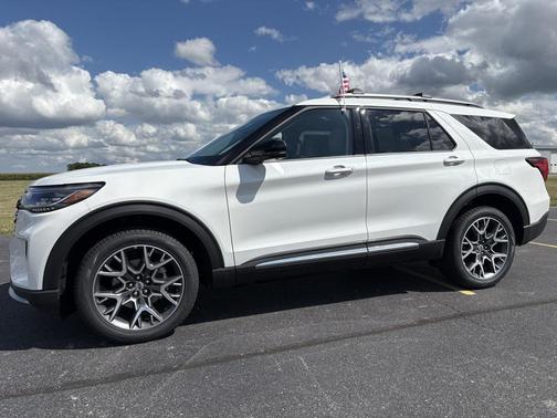 2025 Ford Explorer Platinum