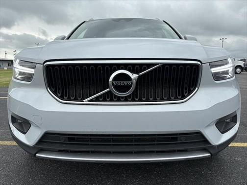 2021 Volvo XC40 T4 Momentum