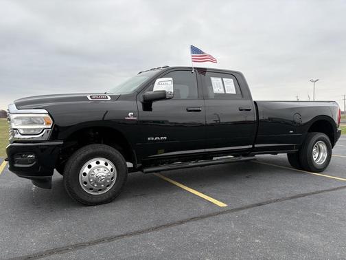2024 RAM 3500 Laramie Crew Cab 4x4 8' Box