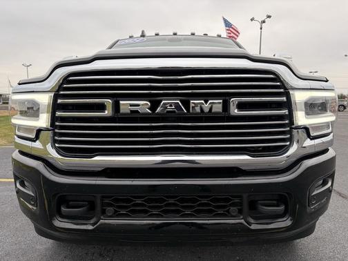 2024 RAM 3500 Laramie Crew Cab 4x4 8' Box