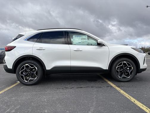 2026 Ford Escape Platinum