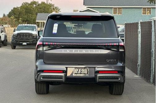 2026 INFINITI QX80 Luxe
