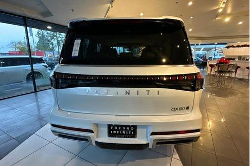 2026 INFINITI QX80 Luxe