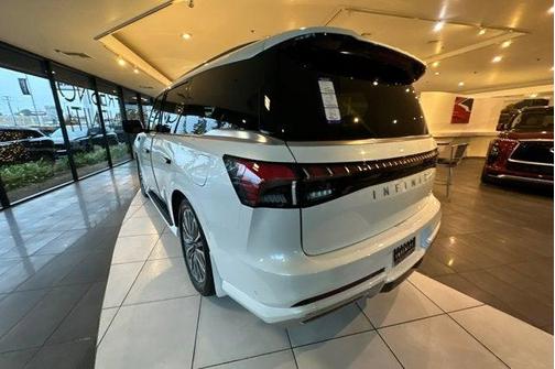 2026 INFINITI QX80 Luxe