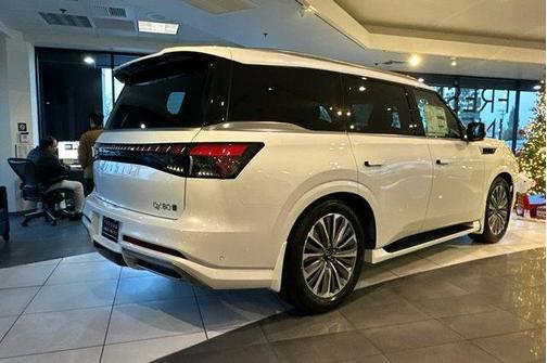 2026 INFINITI QX80 Luxe