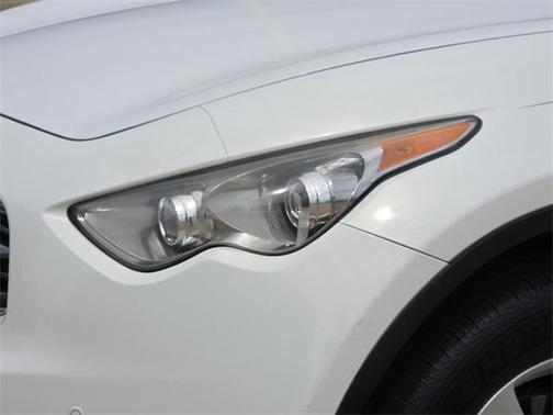 2011 INFINITI FX35 Base