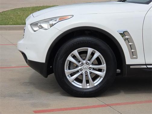 2011 INFINITI FX35 Base
