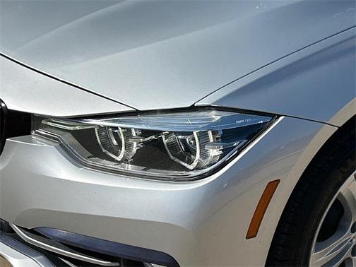 2018 BMW 330 i