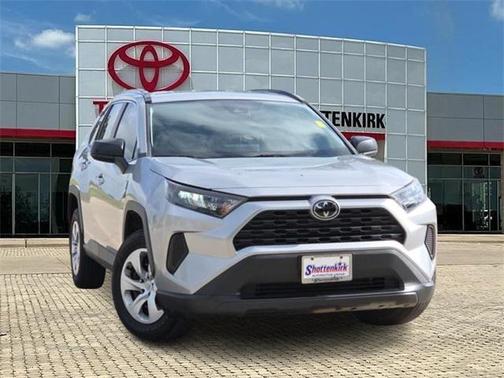 2020 Toyota RAV4 LE