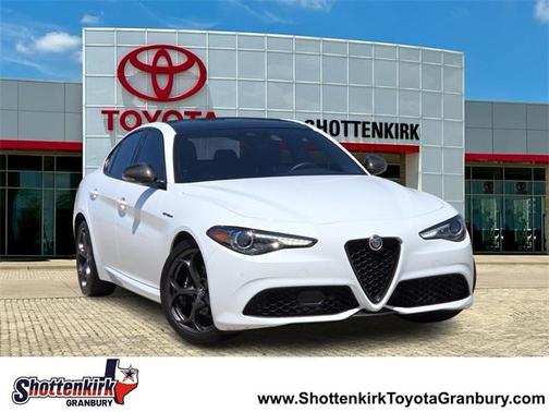 2023 Alfa Romeo Giulia Estrema AWD