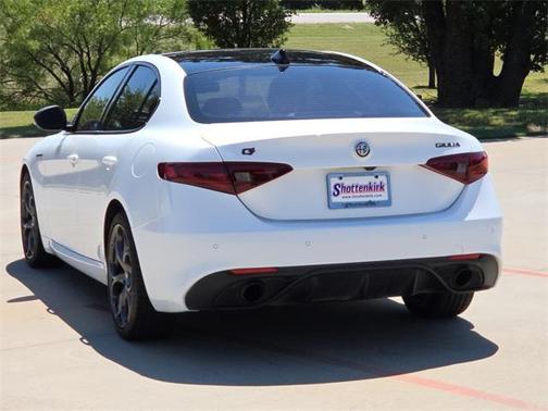 2023 Alfa Romeo Giulia Estrema AWD