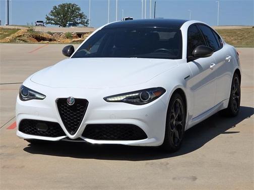 2023 Alfa Romeo Giulia Estrema AWD