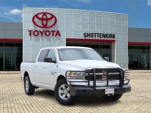 2019 RAM 1500 SLT
