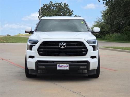 2025 Toyota Sequoia SR5