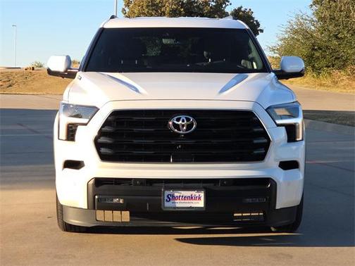 2025 Toyota Sequoia SR5