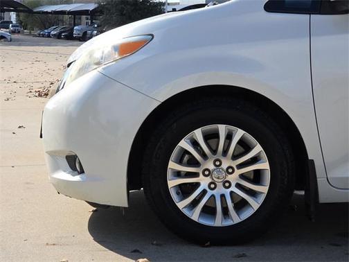 2017 Toyota Sienna XLE Premium