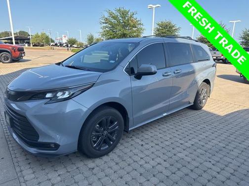2024 Toyota Sienna Woodland Edition