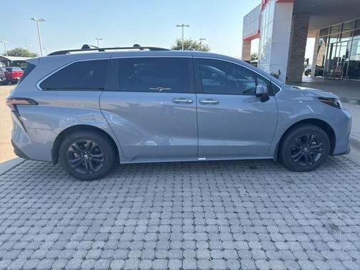2024 Toyota Sienna Woodland Edition