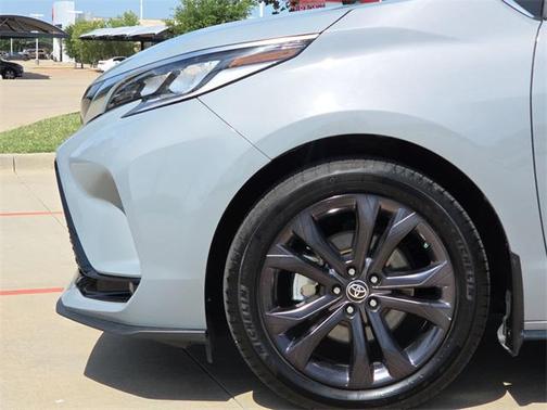 2024 Toyota Sienna XSE 7 Passenger