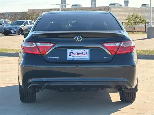 2016 Toyota Camry SE