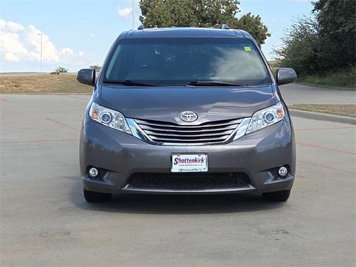 2016 Toyota Sienna XLE