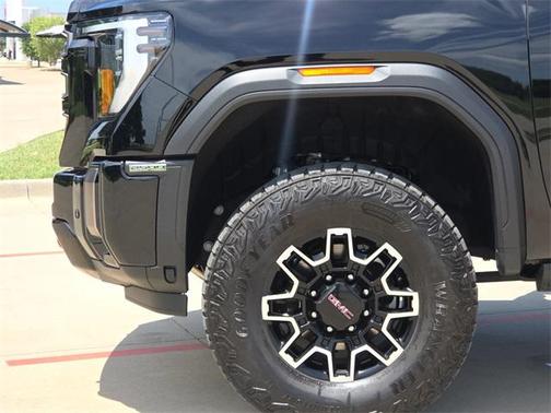 2024 GMC Sierra 2500 AT4