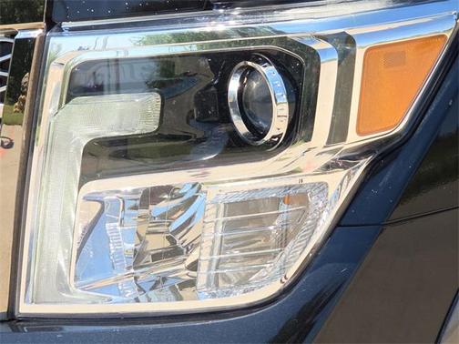 2018 Nissan Titan Platinum Reserve