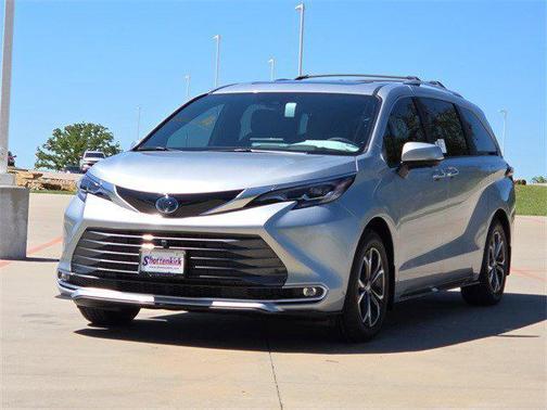 2025 Toyota Sienna Platinum 7 Passenger