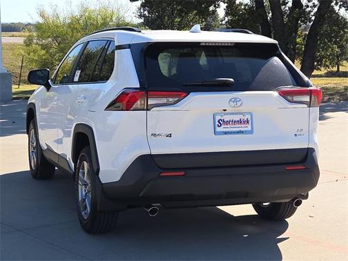 2025 Toyota RAV4 Hybrid LE