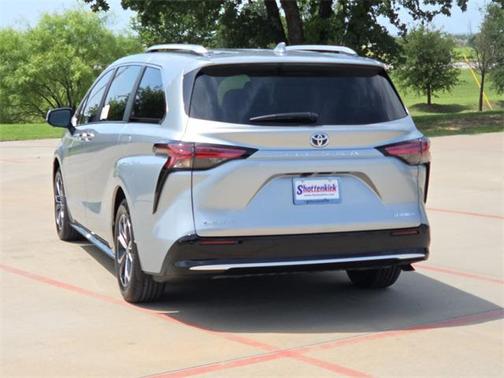 2025 Toyota Sienna Platinum 7 Passenger
