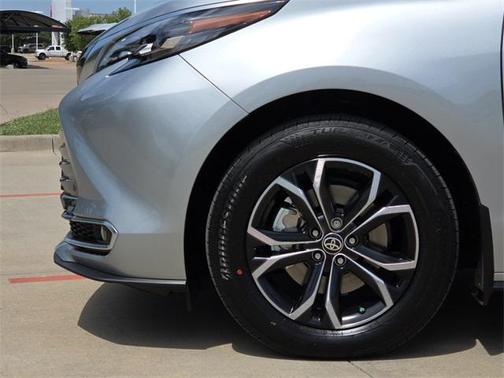 2025 Toyota Sienna Platinum 7 Passenger