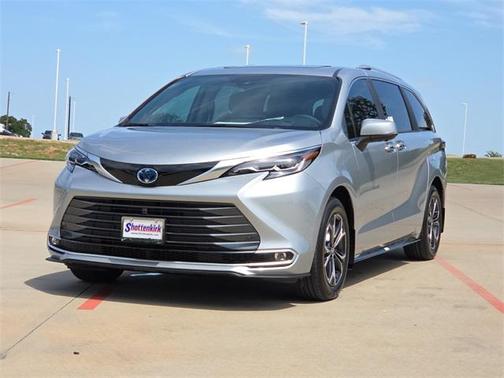 2025 Toyota Sienna Platinum 7 Passenger