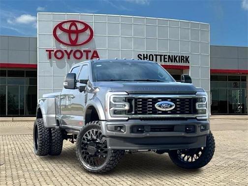 2025 Ford F-450 Platinum
