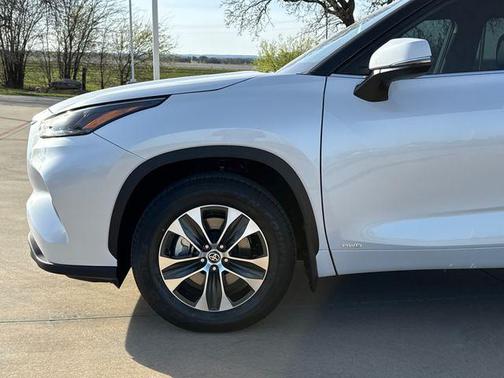 2026 Toyota Highlander Hybrid XLE