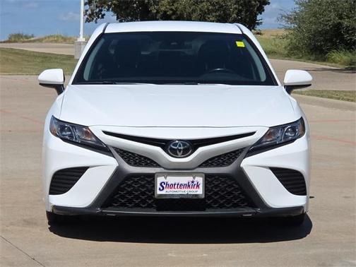 2019 Toyota Camry SE