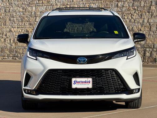 2025 Toyota Sienna XSE 7 Passenger