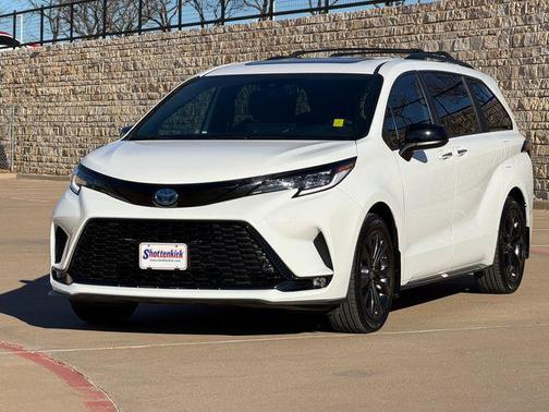 2025 Toyota Sienna XSE 7 Passenger