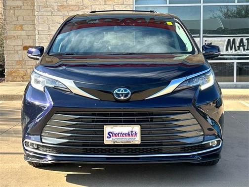 2023 Toyota Sienna Limited 7-Passenger