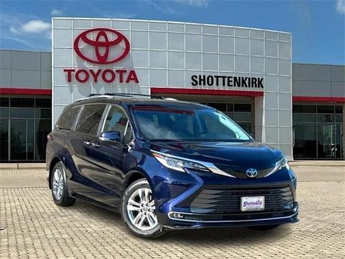 2023 Toyota Sienna Limited 7-Passenger