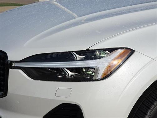 2025 Volvo XC60 B5 Ultra