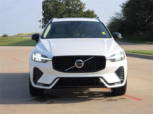 2025 Volvo XC60 B5 Ultra