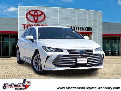 2021 Toyota Avalon Hybrid XLE Plus